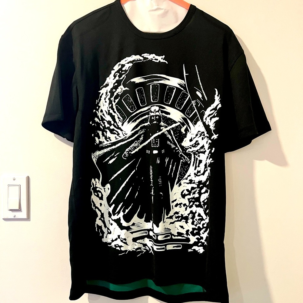 Men's Star Wars Black T-Shirt Sz. Medium *EUC